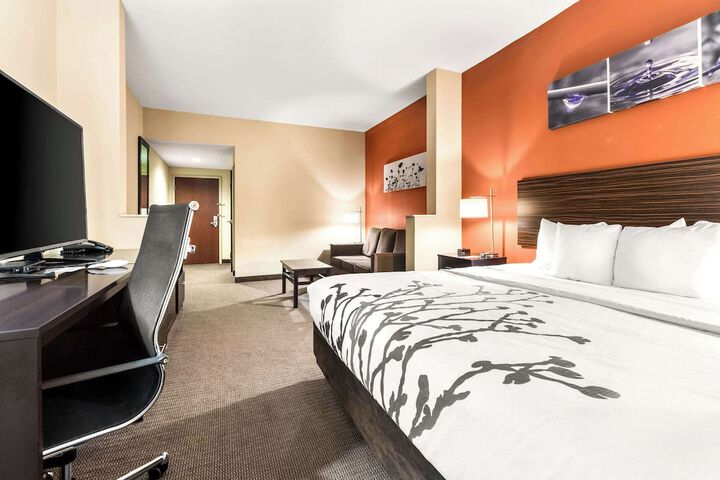 Room 52 of 60