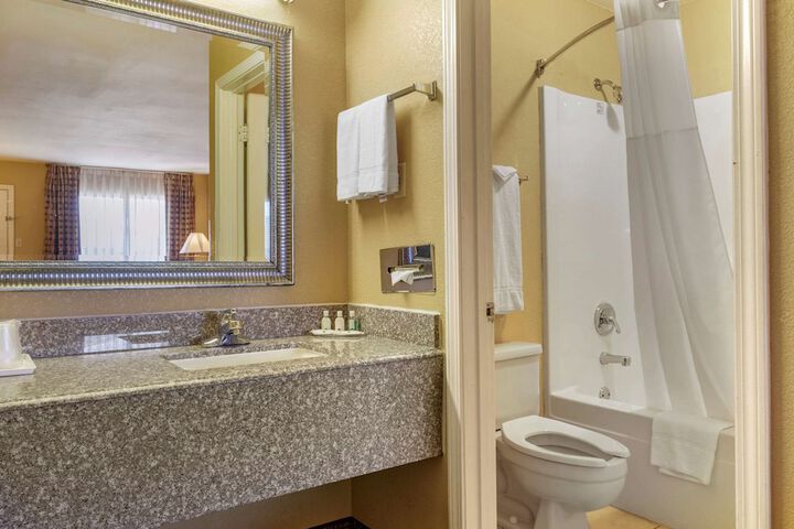 Room 20 of 32