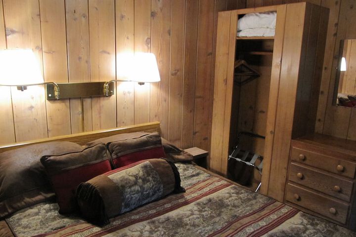 Room 83 of 154