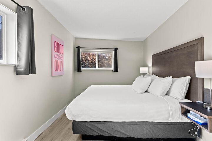 Room 16 of 35