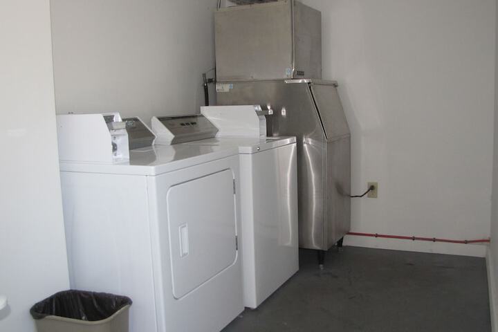 Mt Madison Inn & Suites