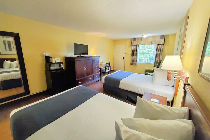 Room 9 of 22