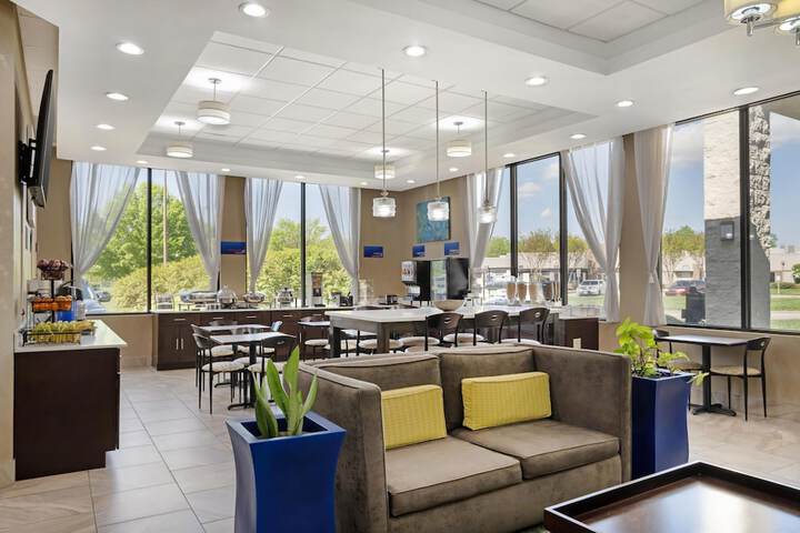 Best Western Inn & Suites - Monroe