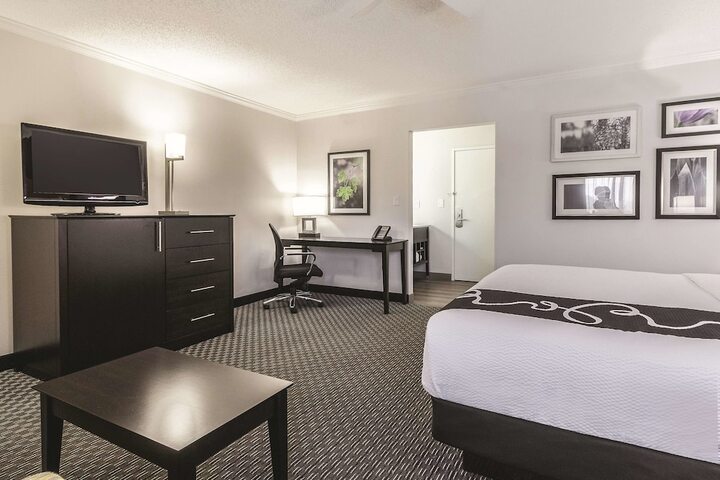 Room 17 of 42