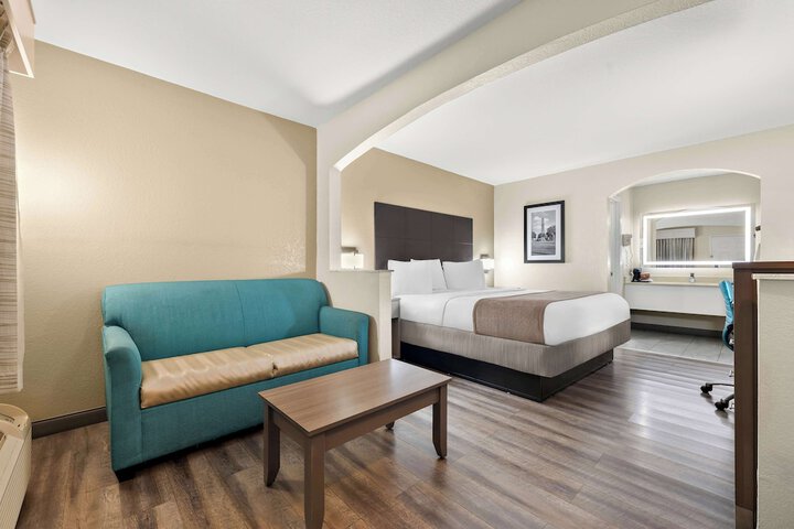 Room 18 of 24
