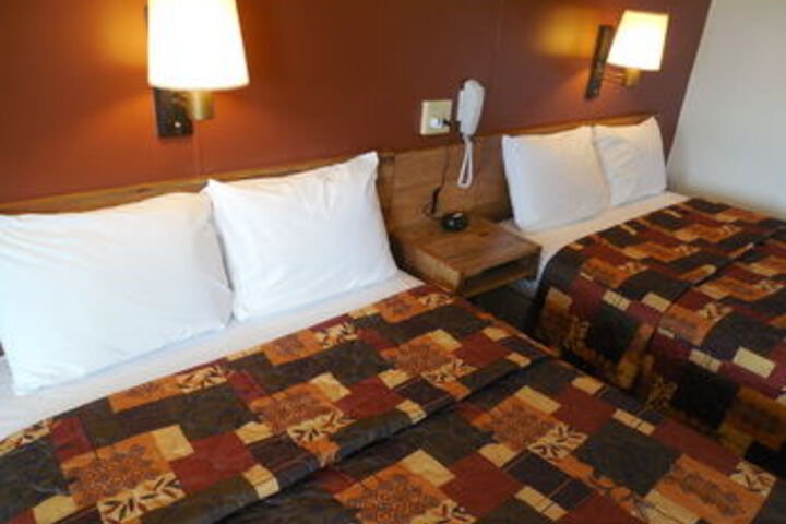 Motel 70