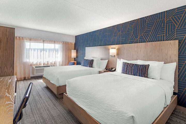 Room 32 of 43