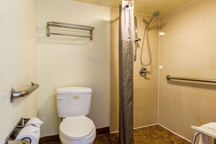 Room 30 of 48