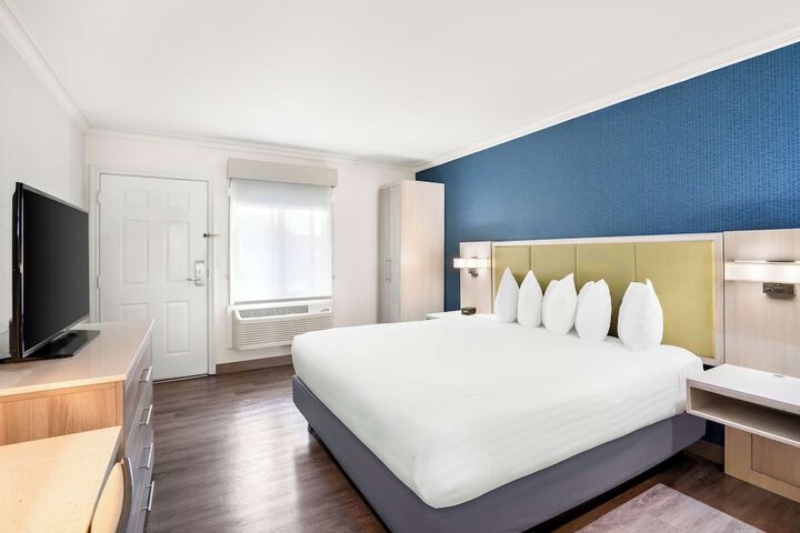 Room 16 of 42