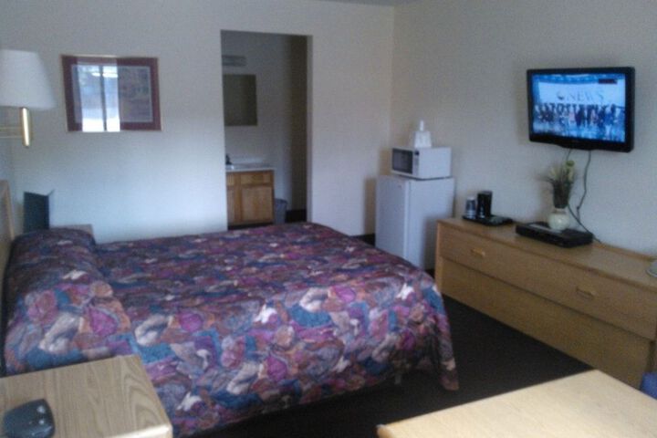 PARACHUTE INN