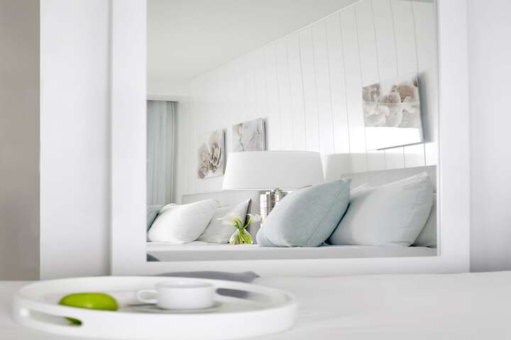Room 16 of 48