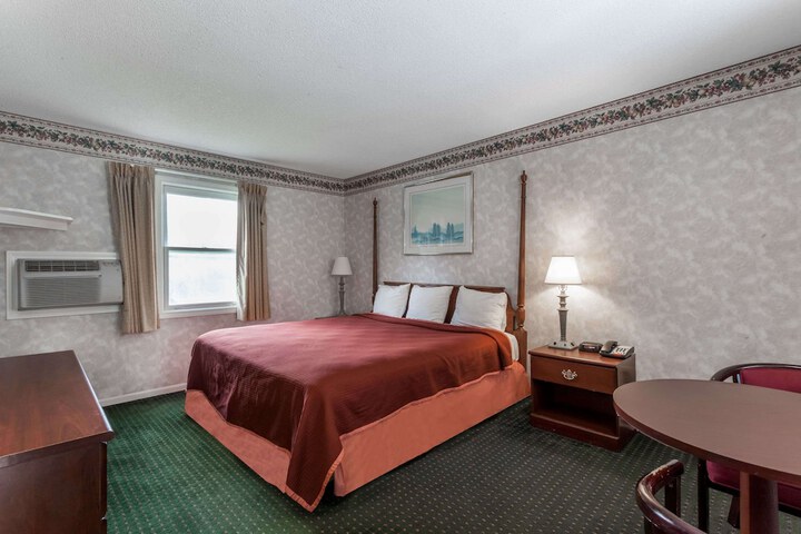 Room 8 of 20
