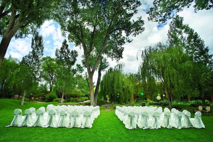 El Monte Sagrado Living Resort & Spa
