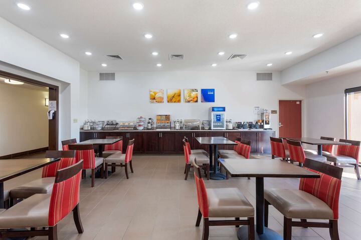 Comfort Inn & Suites Cave City