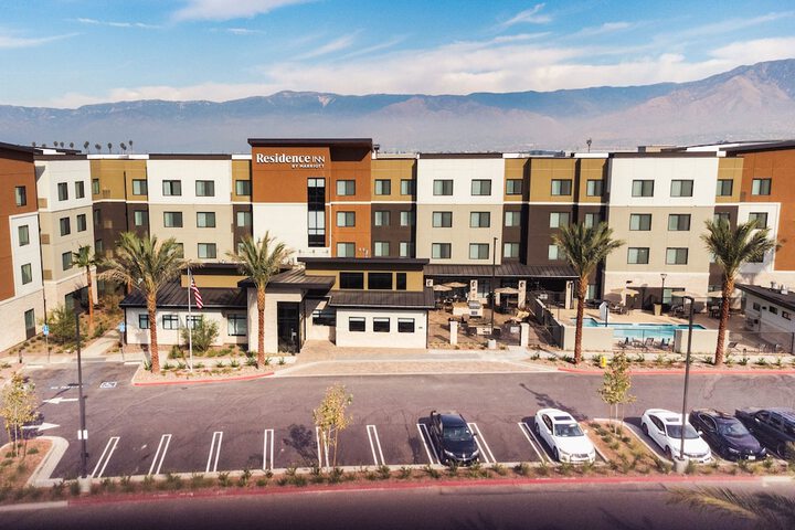 Hotel 5 of 77