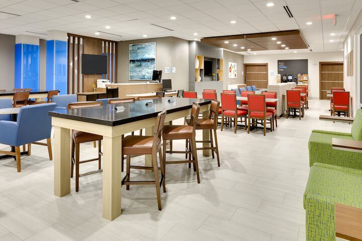 Holiday Inn Express & Suites Plano - The Colony by IHG
