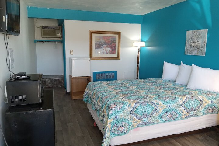 Room 8 of 64