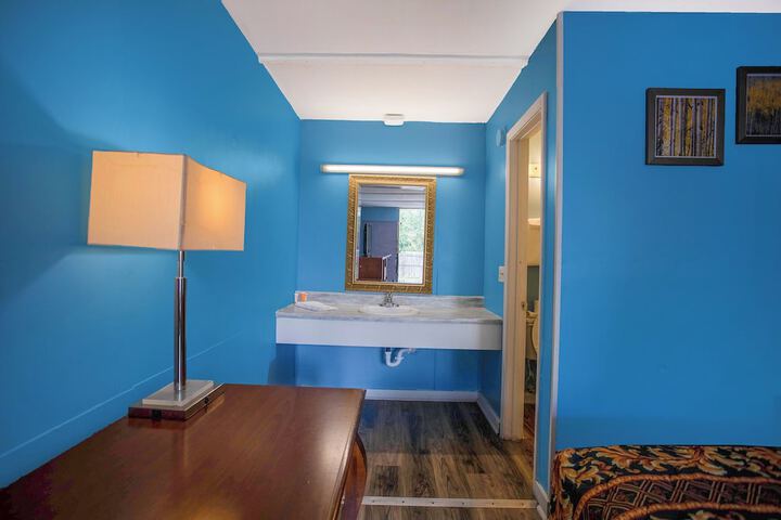 Room 23 of 39