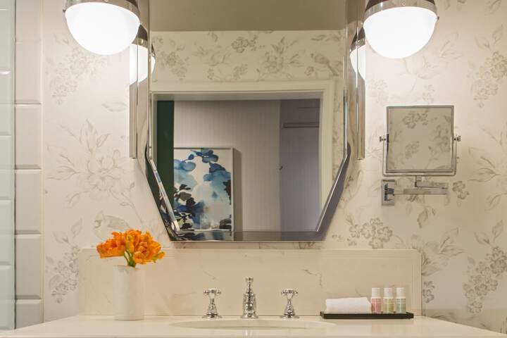 Kimpton Cardinal Hotel by IHG