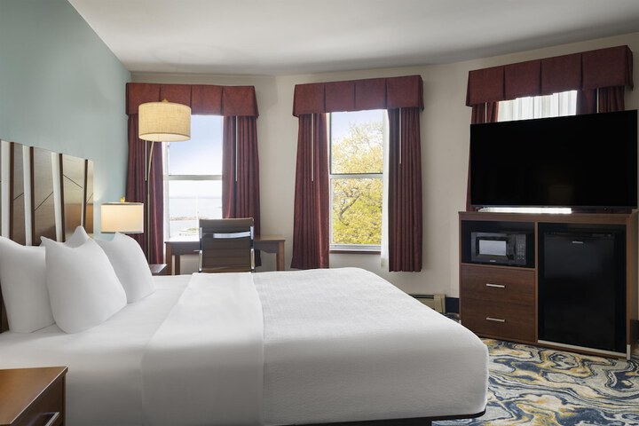 Hotel Chequamegon BW Signature Collection