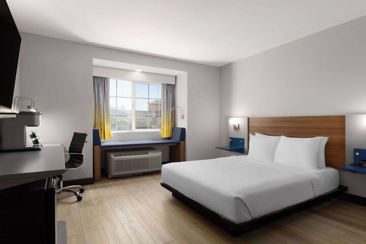 Microtel Inn & Suites by Wyndham Tracy