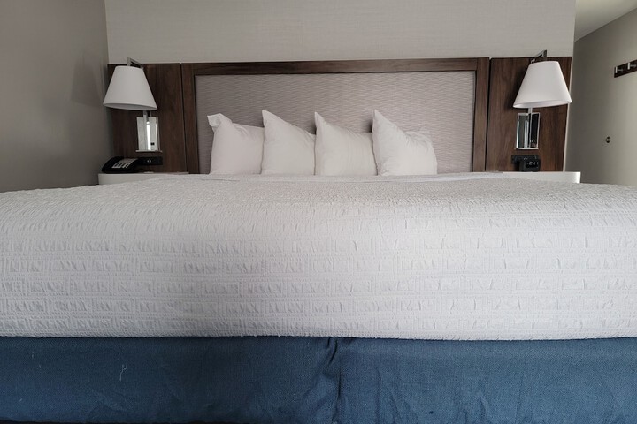 Hampton Inn & Suites Erie Bayfront