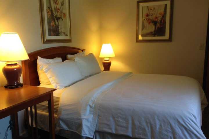 Room 27 of 38