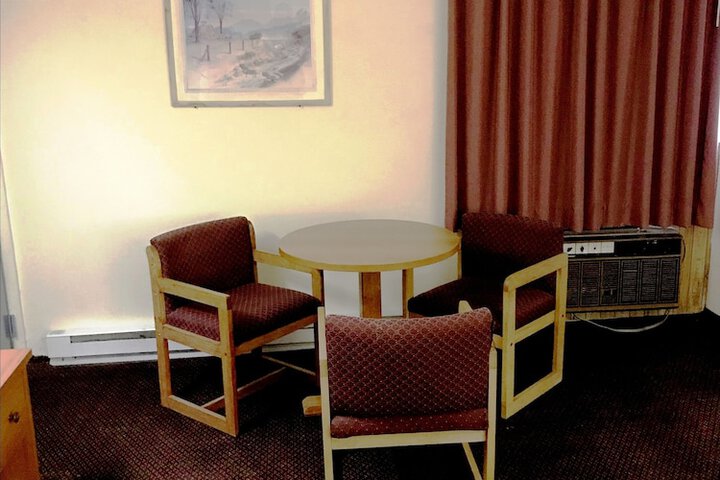 Room 14 of 27