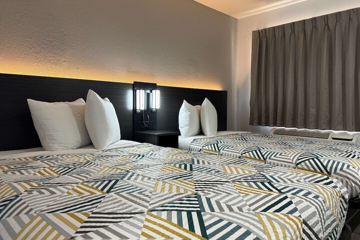 Room 22 of 34
