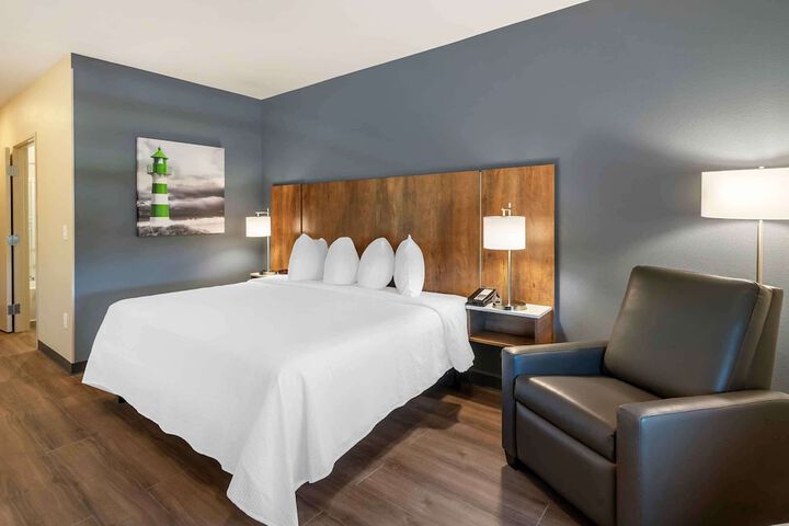 Room 33 of 71