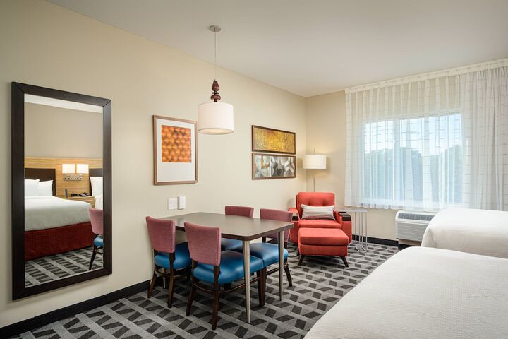Room 21 of 33