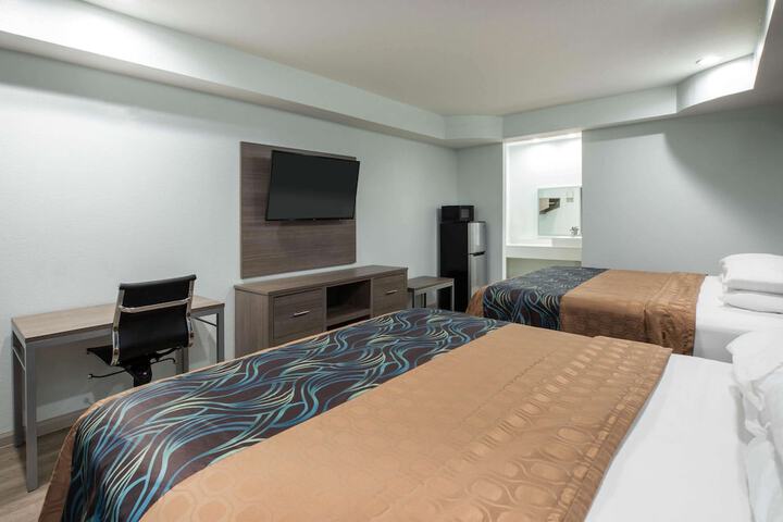 Room 18 of 25
