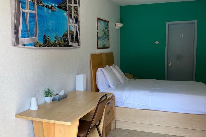 Tides Motor Inn at Stehli Beach