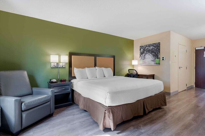 Room 18 of 29