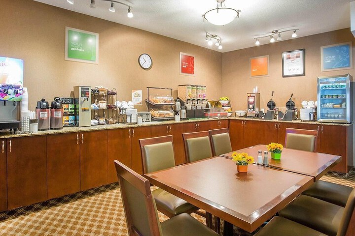 Comfort Inn & Suites