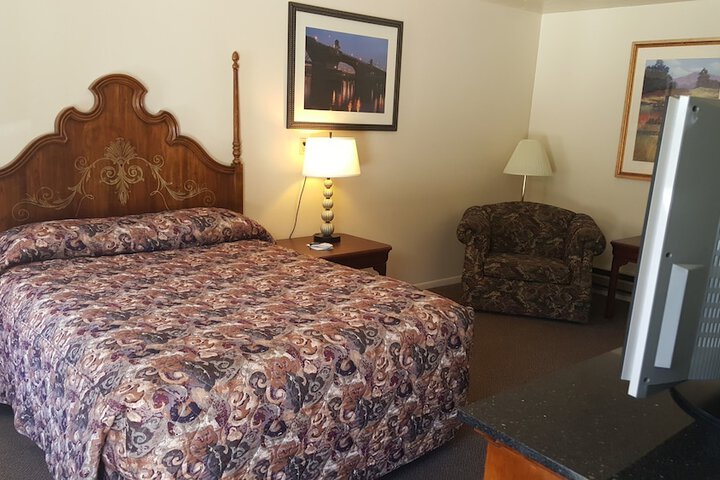 Room 12 of 19