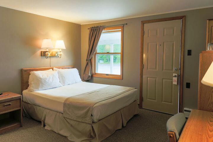 Room 35 of 60