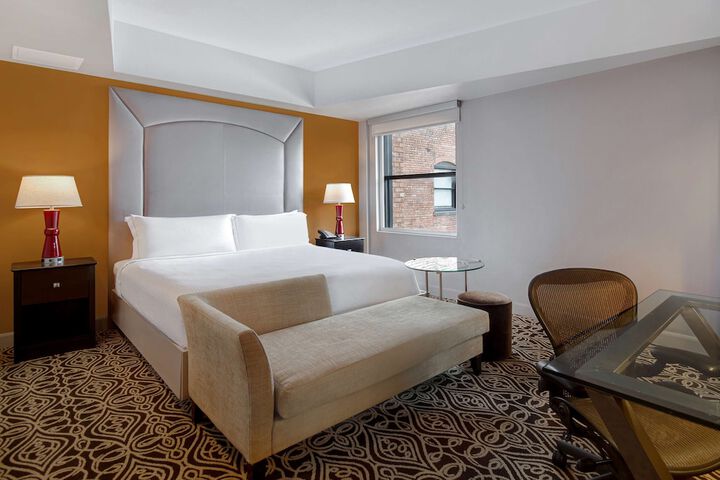 Room 32 of 62