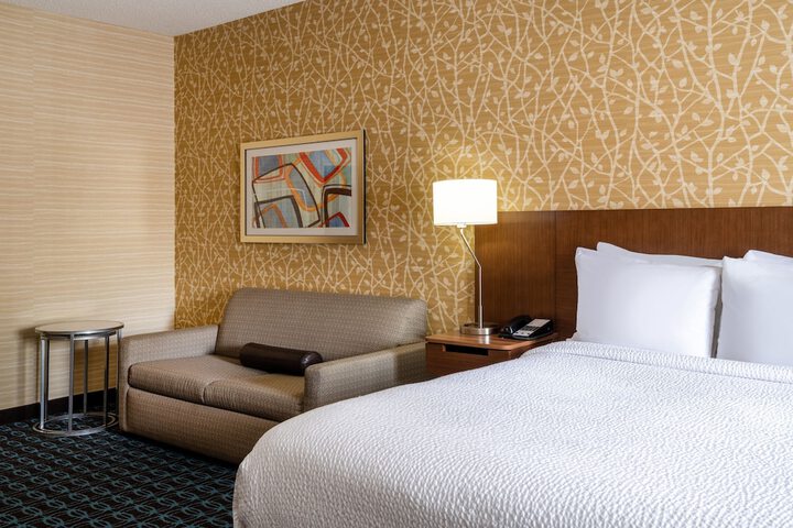 Room 33 of 39