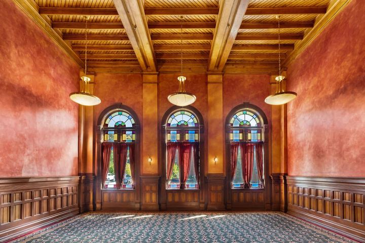 Hotel Interior 26 of 128