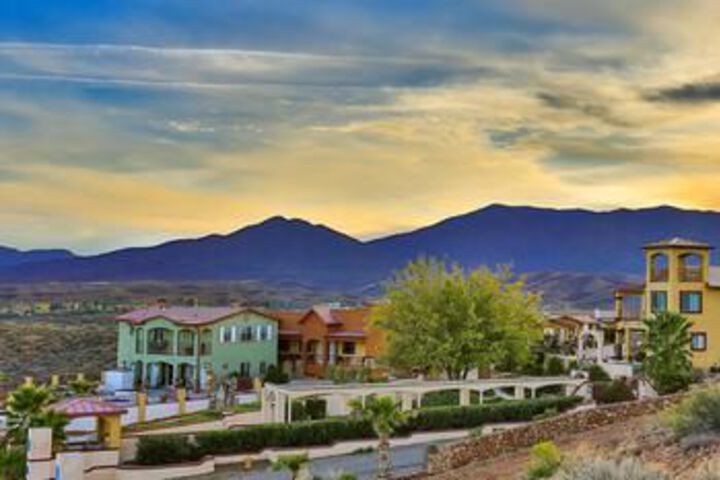 Dream Manor Inn