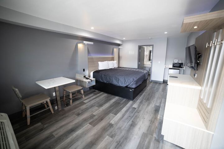 Room 37 of 73