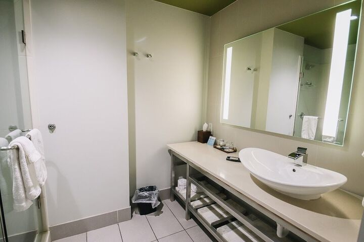 Room 16 of 112