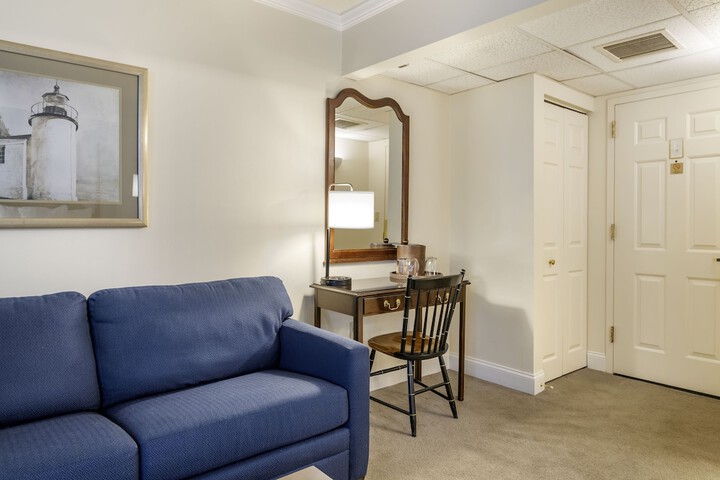 Room 43 of 72