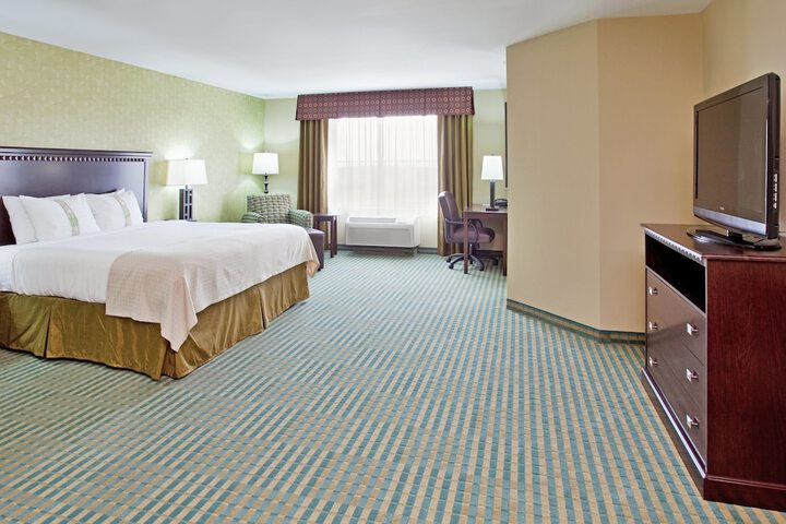 Room 10 of 33
