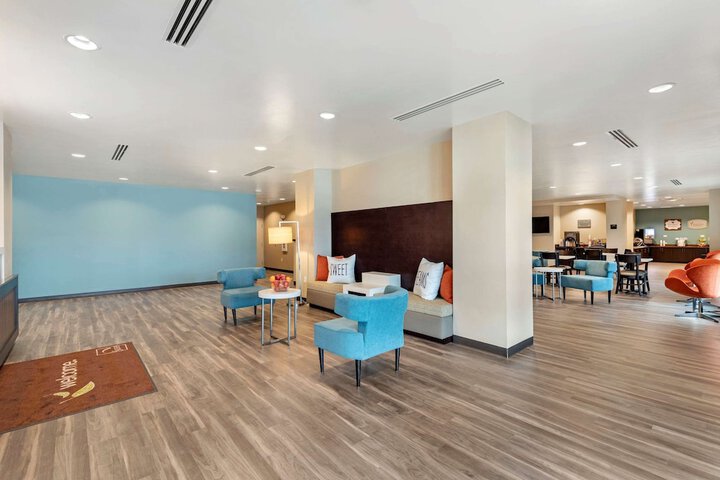Hotel Interior 7 of 38