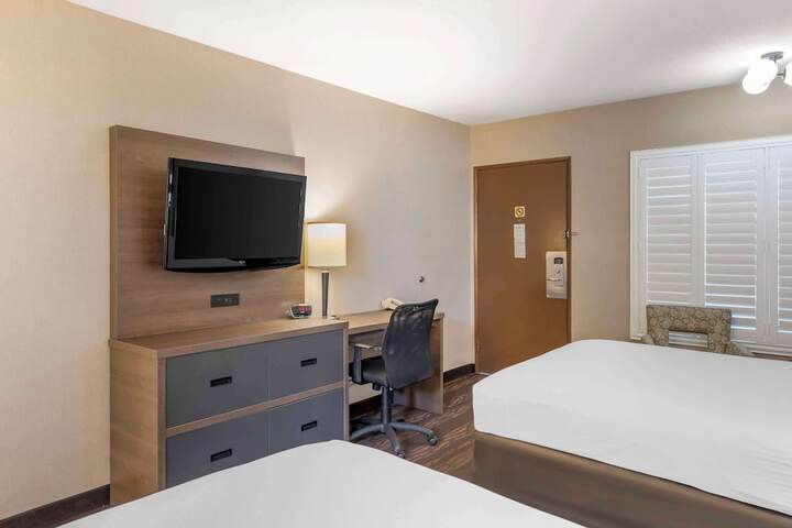 Room 37 of 54