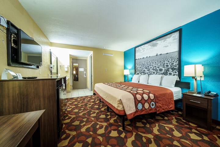 Room 18 of 94