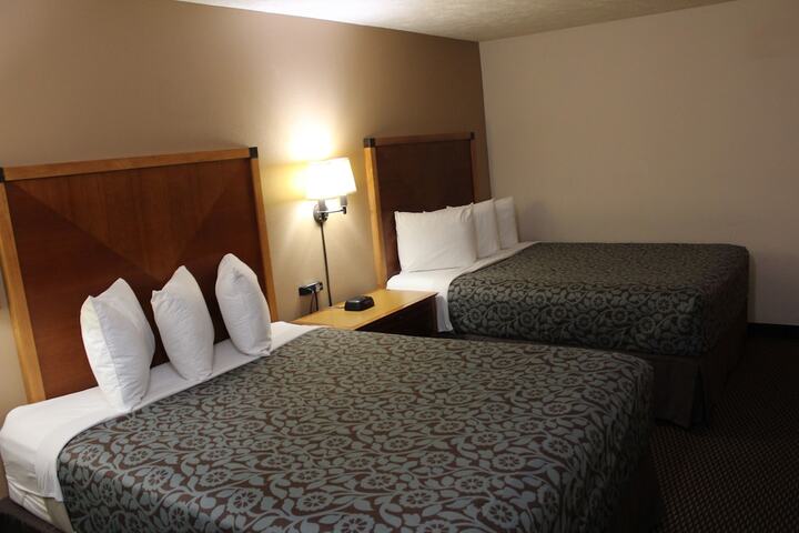 Room 32 of 85
