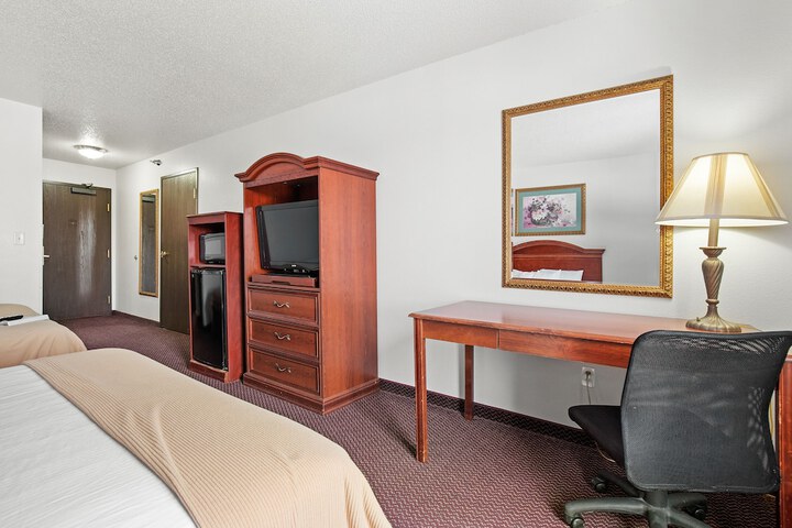 Room 11 of 37